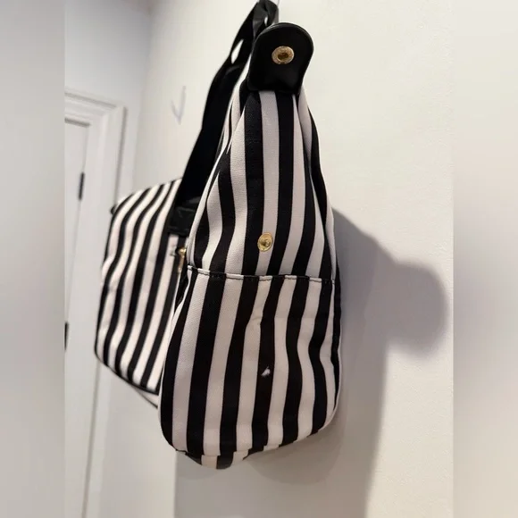 Alice + Olivia Stacey Bendet Black and White Striped Duffle Tote Bag NWT - Picture 5 of 10